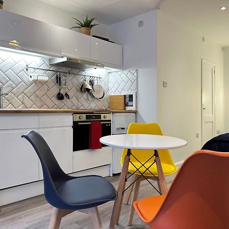 Kensington Studio Hosted By Airoperate Near Notting Hill - 1 Double Bed , 1 Sofa Bed, Ground Floor Apartment Via Private Entrance London Luaran gambar